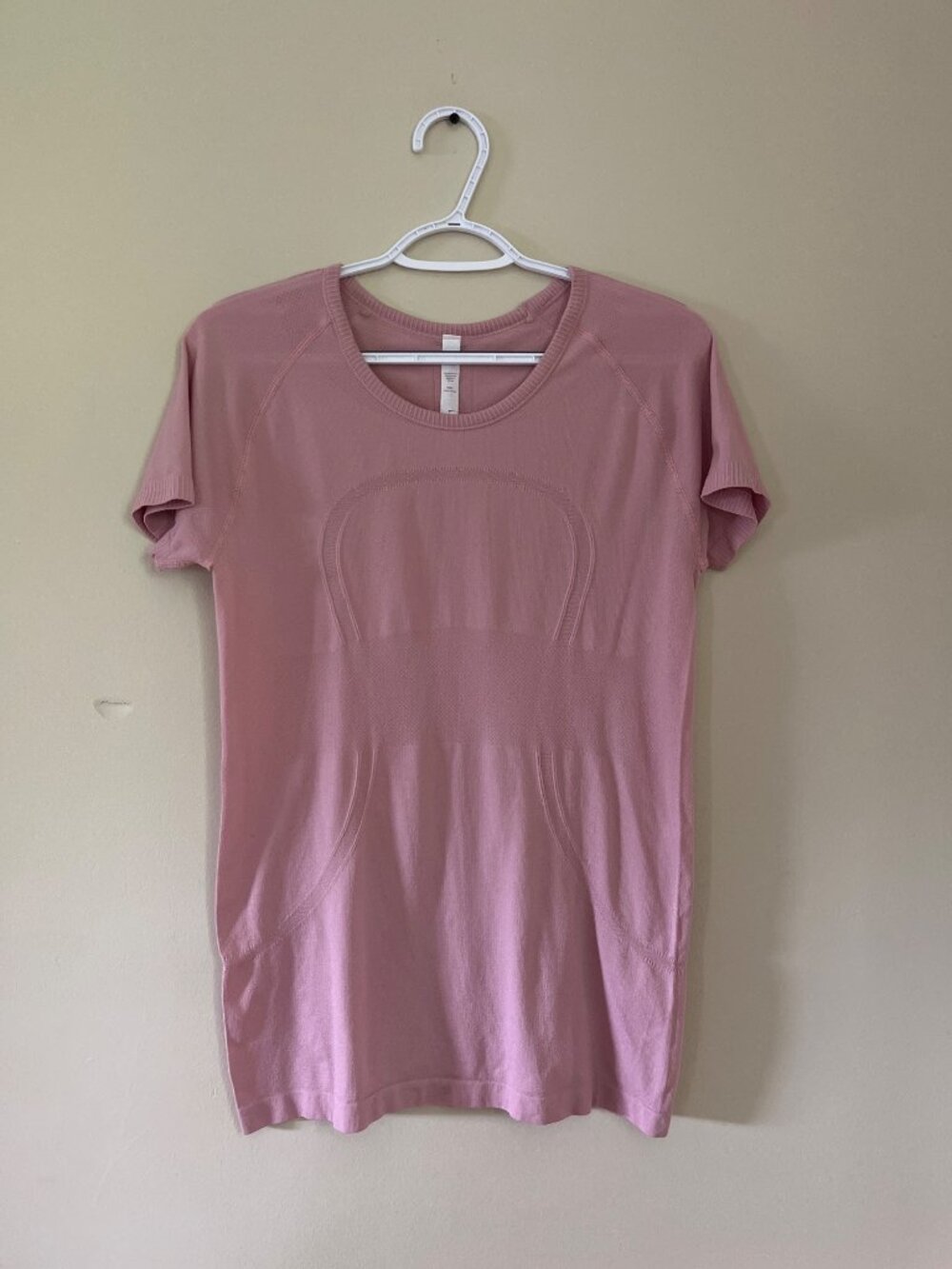 Lululemon Womens Size 8 Pink Swiftly Tech Short Sleeve Activewear T-Shirt